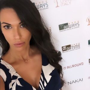 Meet your Posher, Ta